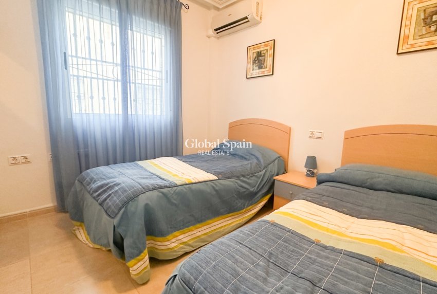 Revente - APPARTEMENT -
ORIHUELA COSTA - Costa Blanca