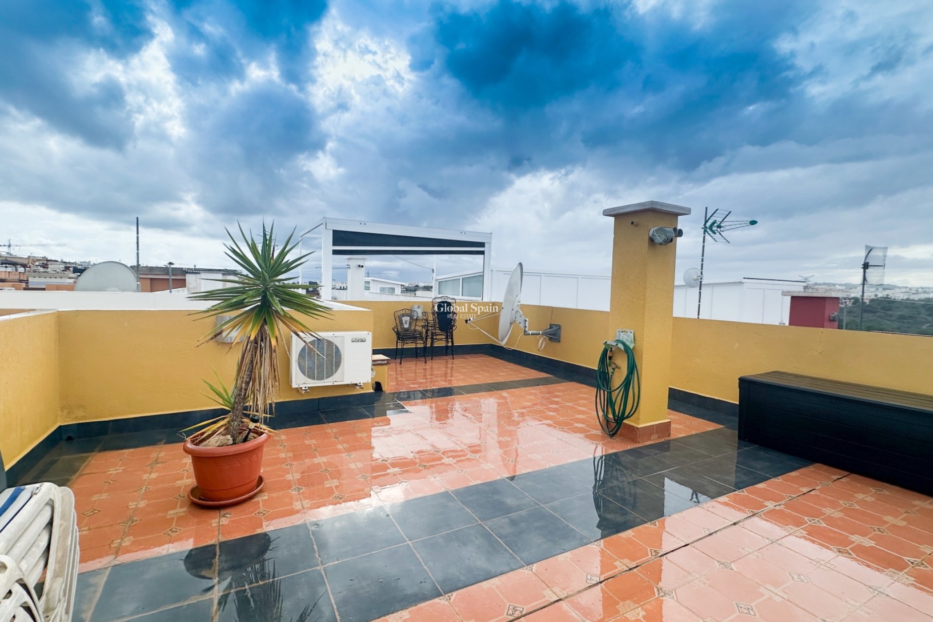 Revente - APPARTEMENT -
ORIHUELA COSTA - Costa Blanca