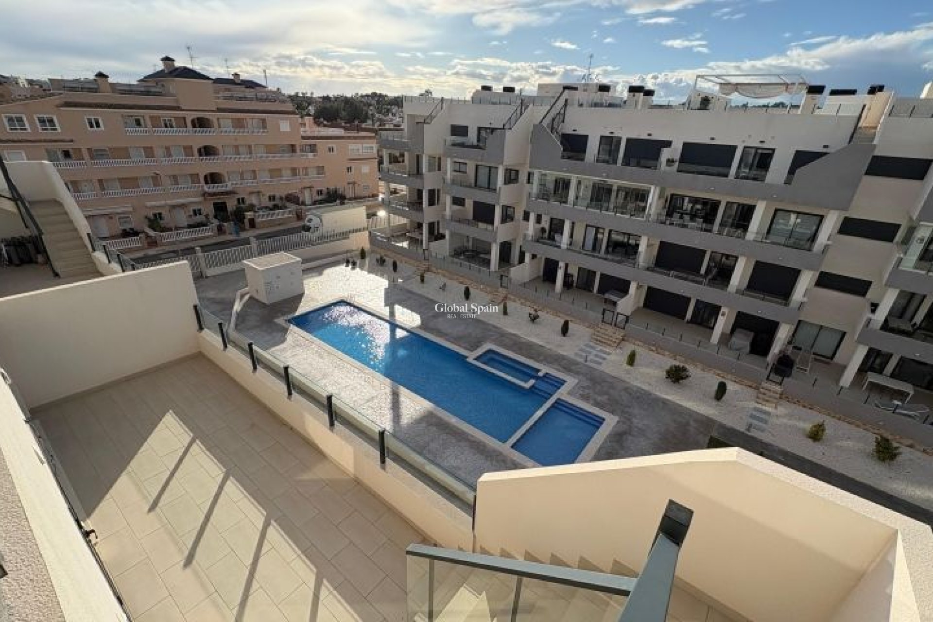 Revente - APPARTEMENT -
ORIHUELA COSTA - Costa Blanca