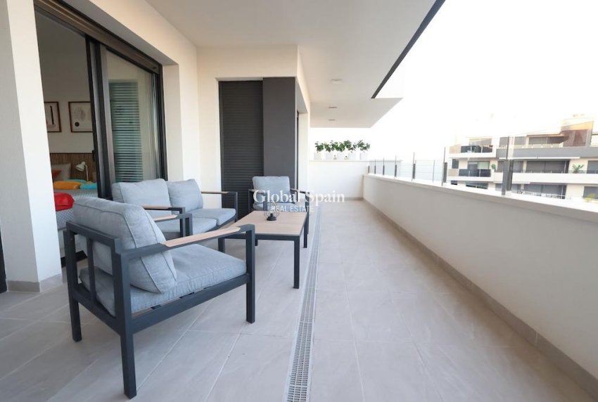 Revente - APPARTEMENT -
ORIHUELA COSTA - Costa Blanca