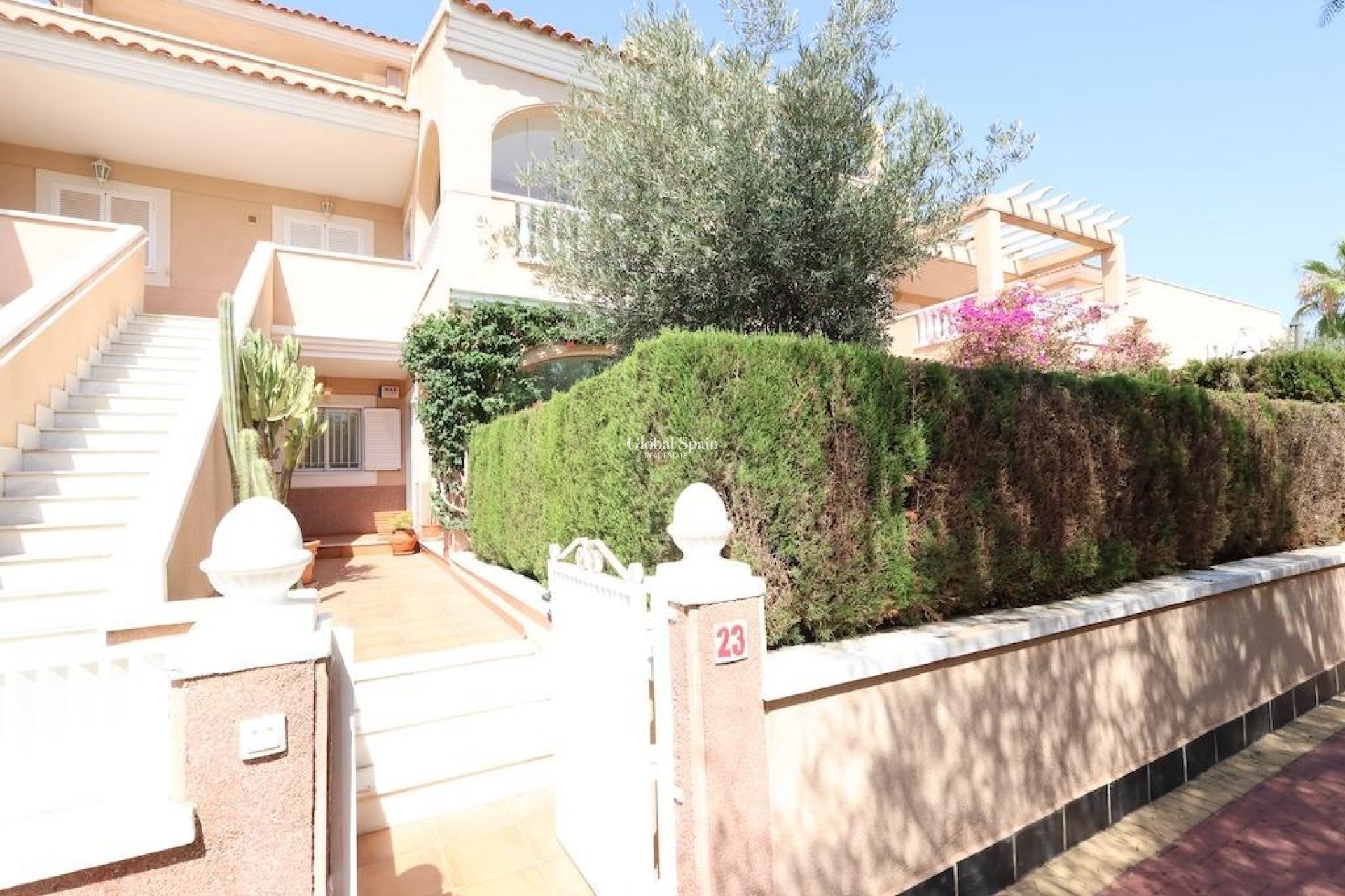 Revente - APPARTEMENT -
ORIHUELA COSTA - Costa Blanca