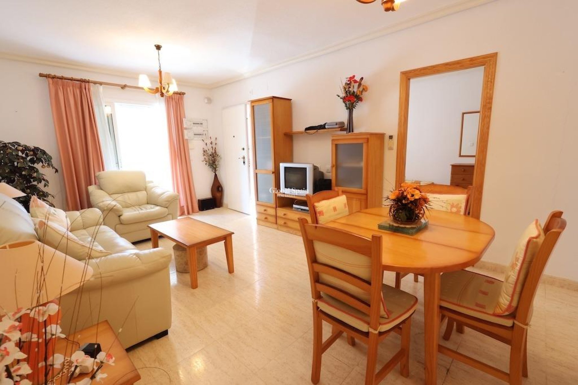 Revente - APPARTEMENT -
ORIHUELA COSTA - Costa Blanca