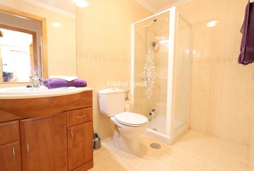 Revente - APPARTEMENT -
ORIHUELA COSTA - Costa Blanca