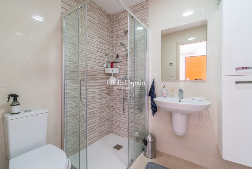 Revente - APPARTEMENT -
ORIHUELA COSTA - Costa Blanca