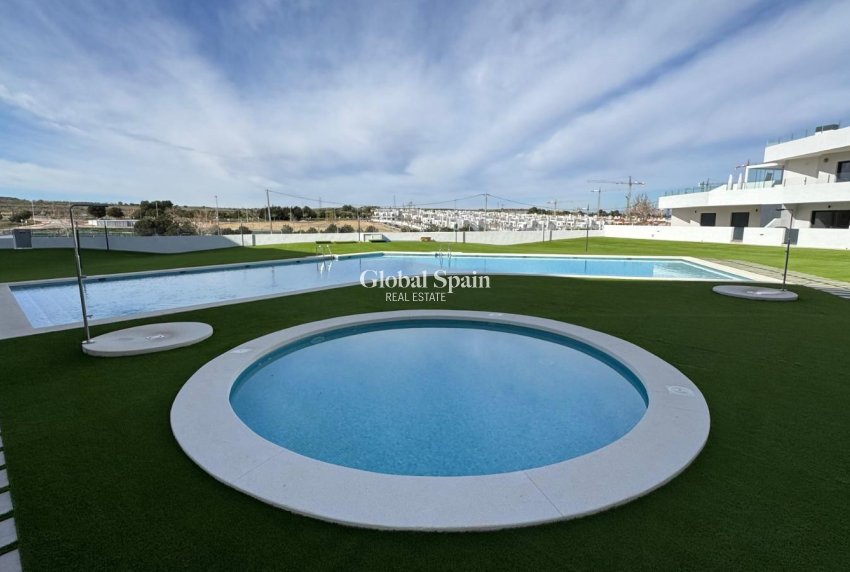 Revente - APPARTEMENT -
ORIHUELA COSTA - Costa Blanca