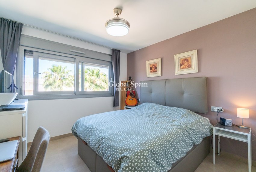 Revente - APPARTEMENT -
ORIHUELA COSTA - Costa Blanca
