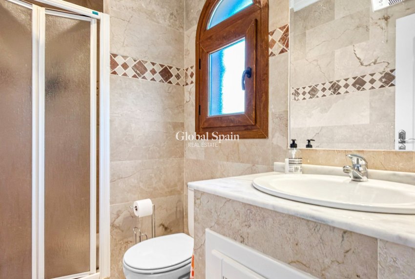 Revente - APPARTEMENT -
ORIHUELA COSTA - Costa Blanca