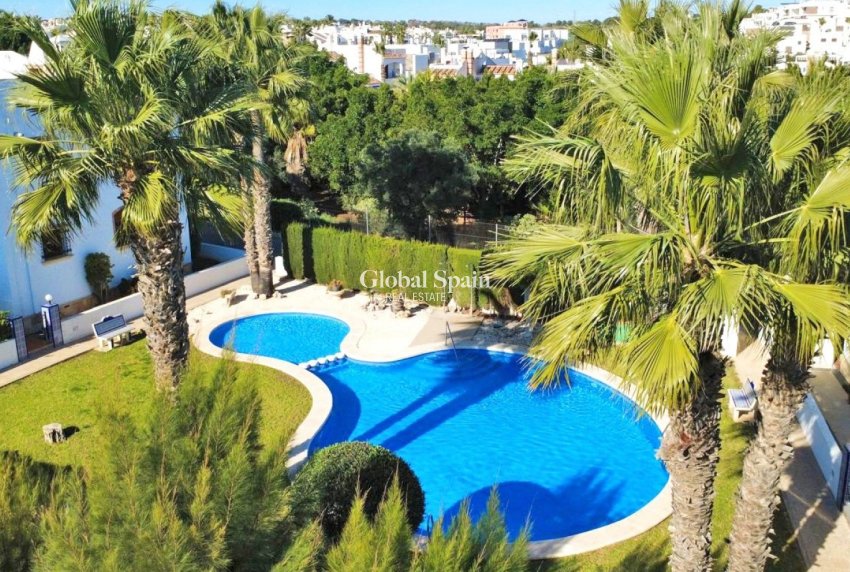 Revente - APPARTEMENT -
ORIHUELA COSTA - Costa Blanca