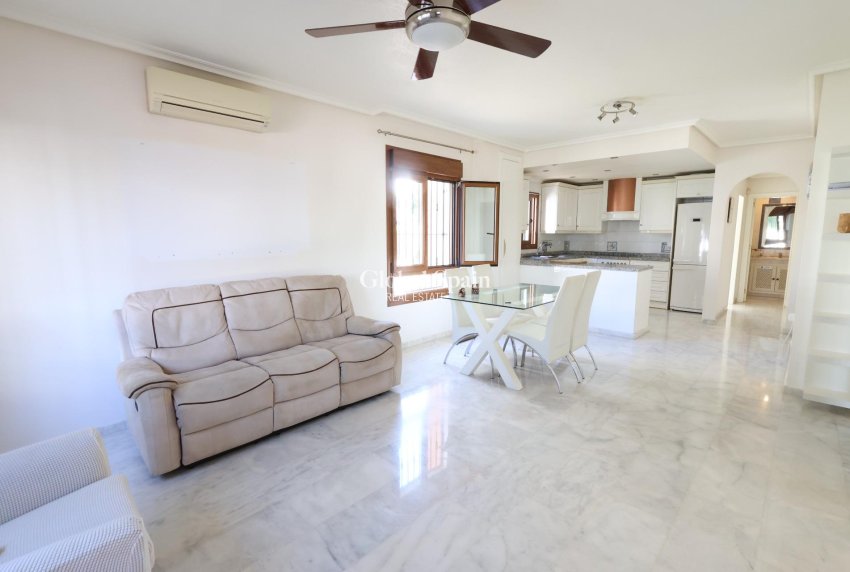 Revente - APPARTEMENT -
ORIHUELA COSTA - Costa Blanca