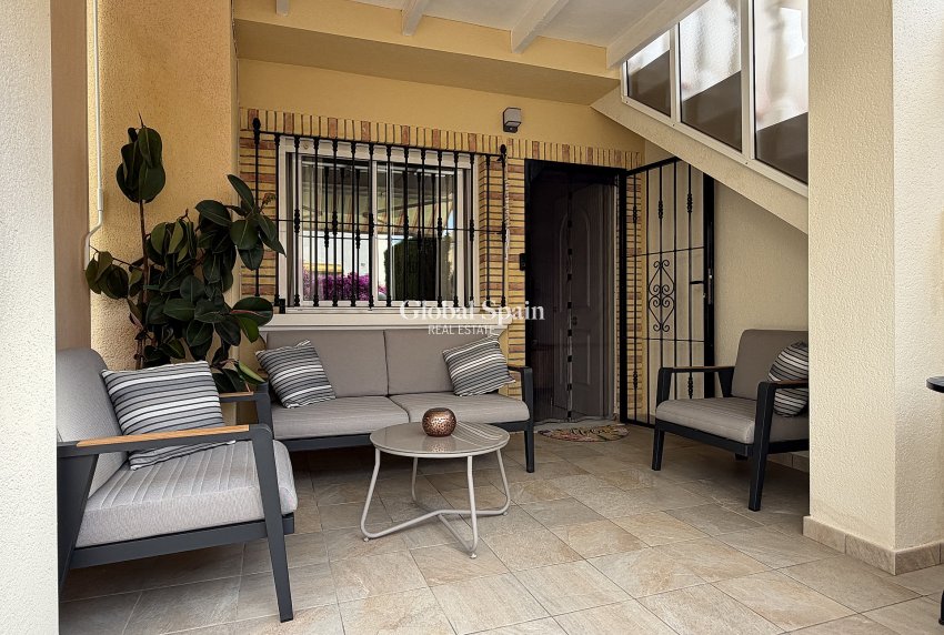 Revente - APPARTEMENT -
ORIHUELA COSTA - Costa Blanca