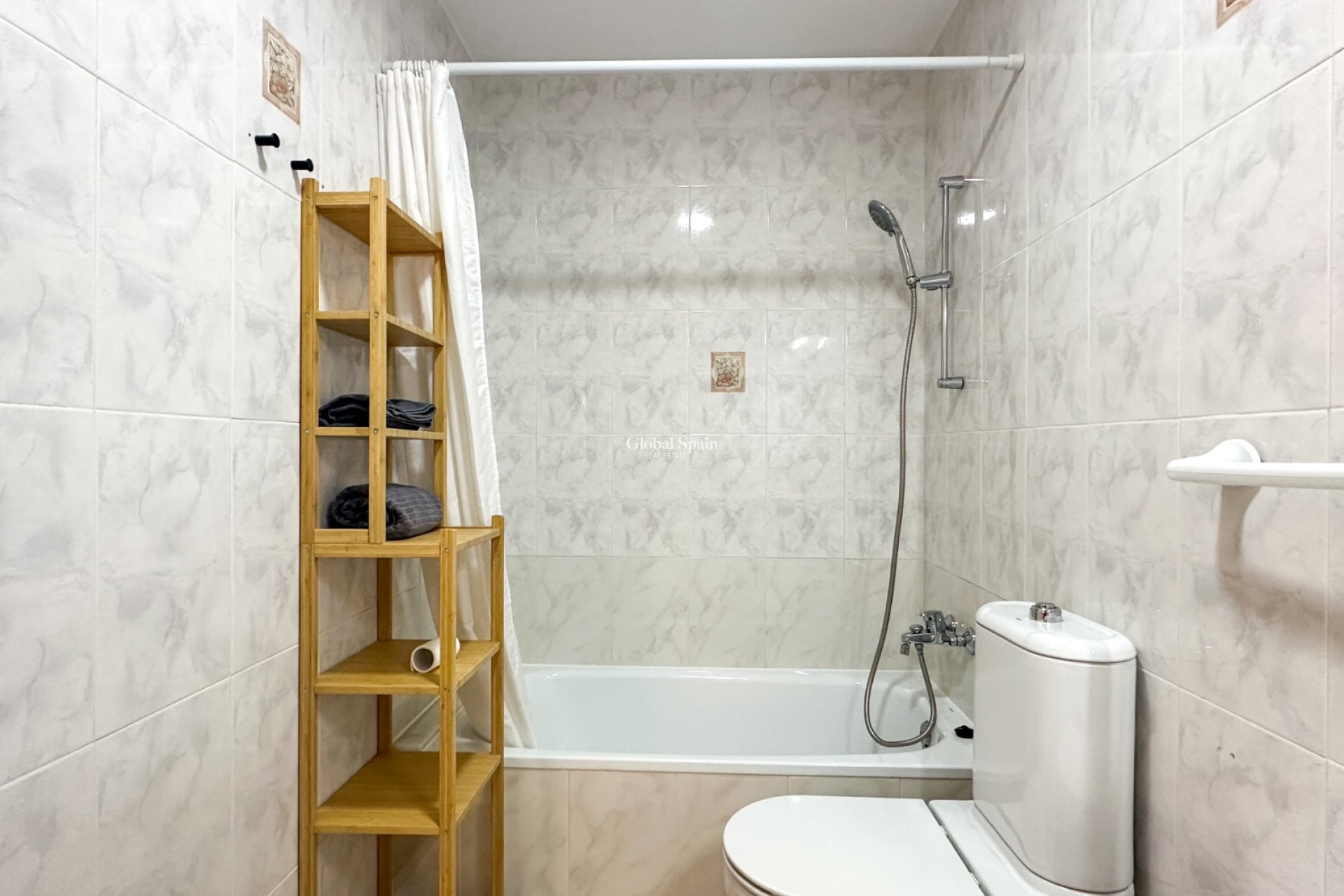 Revente - APPARTEMENT -
ORIHUELA COSTA - Costa Blanca