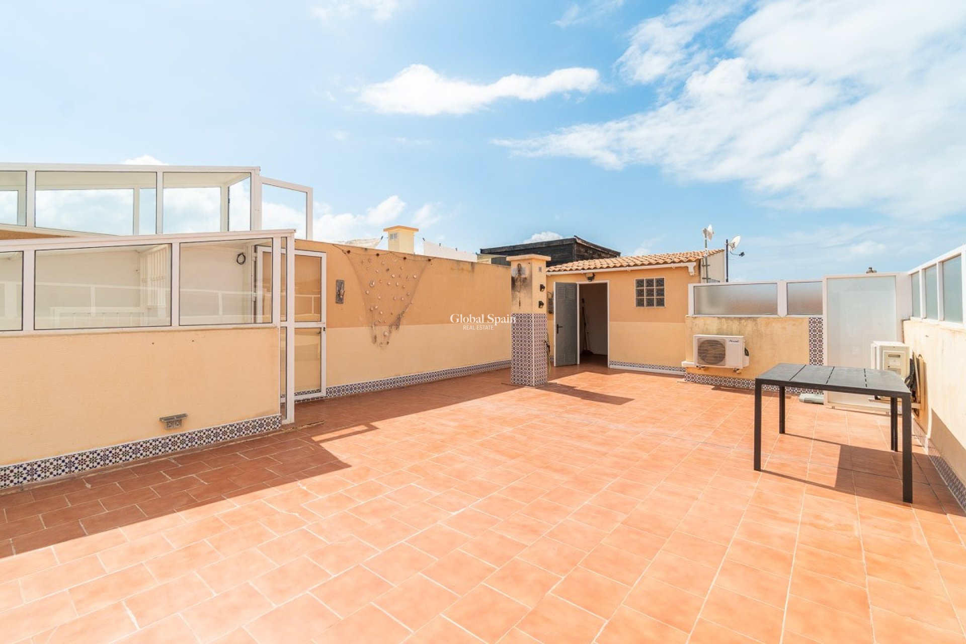 Revente - APPARTEMENT -
ORIHUELA COSTA - Costa Blanca