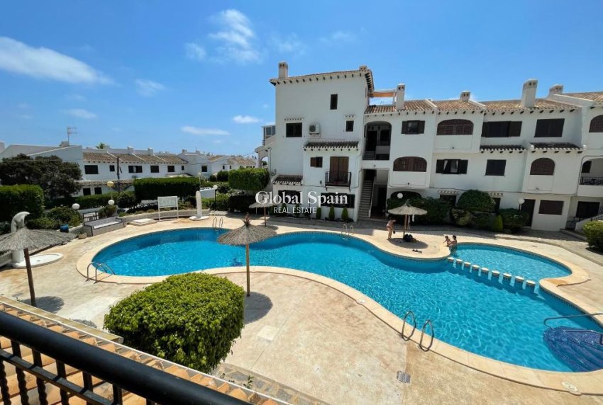 Revente - APPARTEMENT -
ORIHUELA COSTA - Costa Blanca