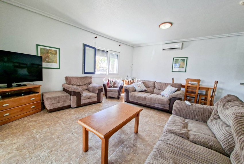 Revente - APPARTEMENT -
ORIHUELA COSTA - Costa Blanca