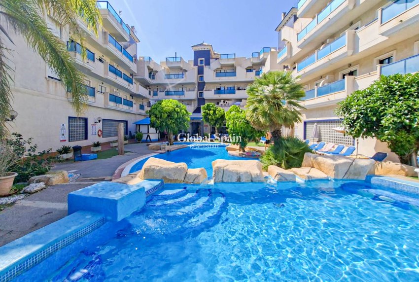 Revente - APPARTEMENT -
ORIHUELA COSTA - Costa Blanca