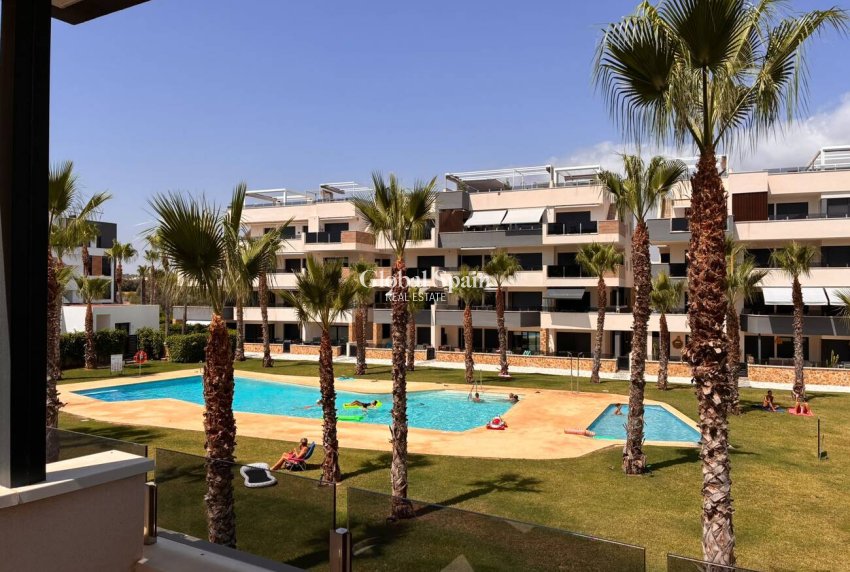 Revente - APPARTEMENT -
ORIHUELA COSTA - Costa Blanca