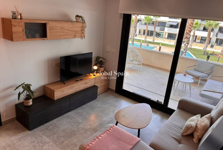 Revente - APPARTEMENT -
ORIHUELA COSTA - Costa Blanca