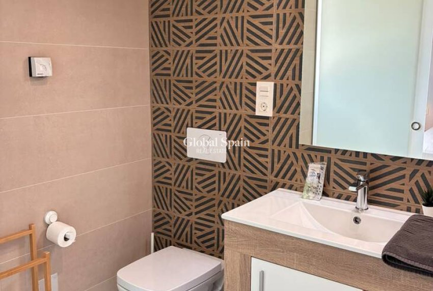 Revente - APPARTEMENT -
ORIHUELA COSTA - Costa Blanca