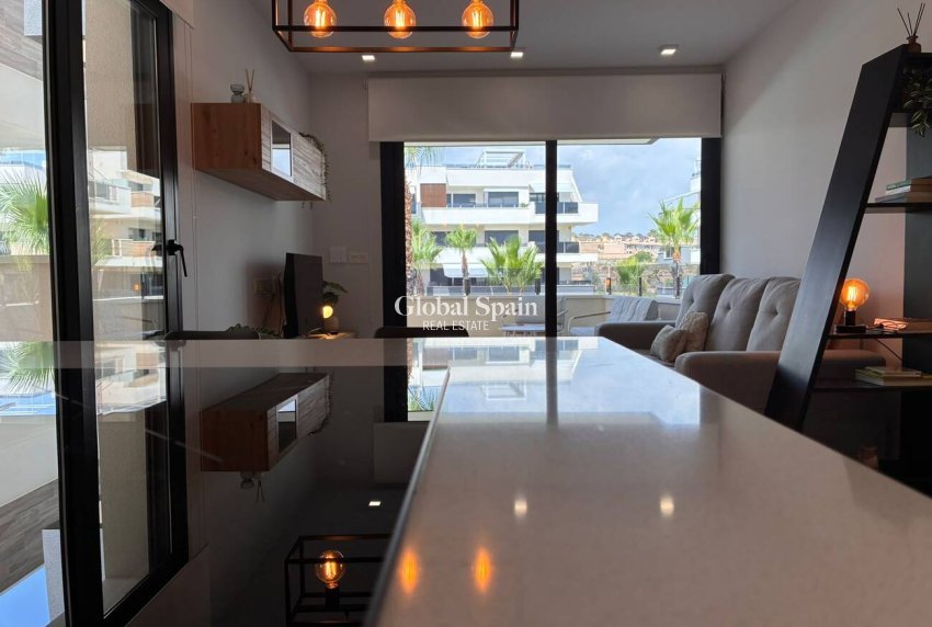 Revente - APPARTEMENT -
ORIHUELA COSTA - Costa Blanca