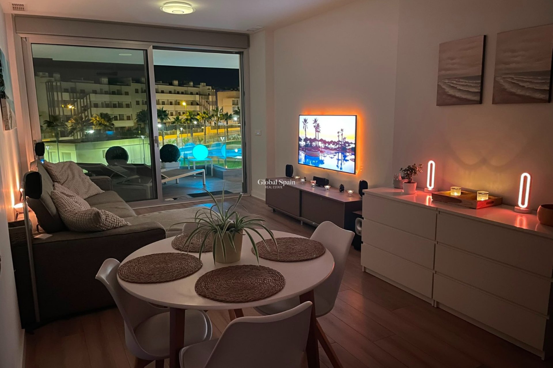 Revente - APPARTEMENT -
ORIHUELA COSTA - Costa Blanca