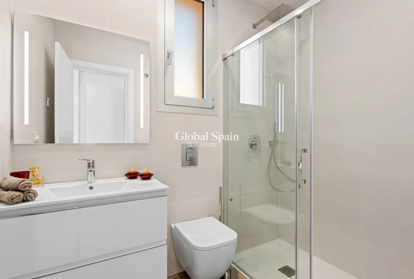 Revente - APPARTEMENT -
ORIHUELA COSTA - Costa Blanca