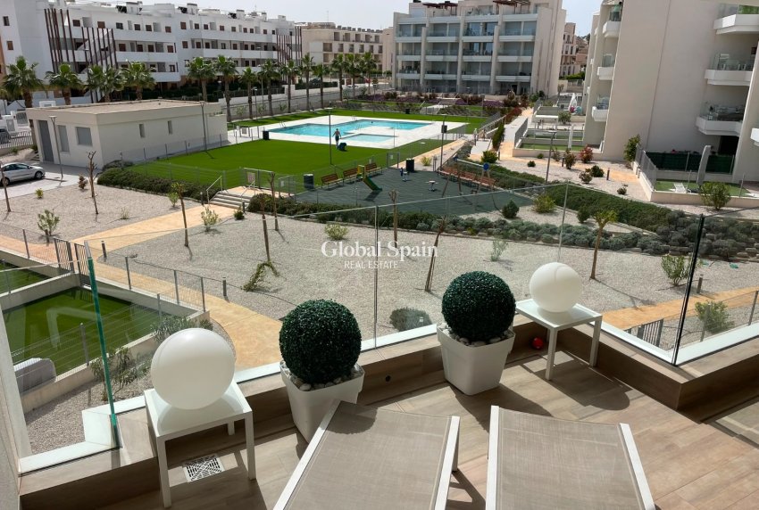 Revente - APPARTEMENT -
ORIHUELA COSTA - Costa Blanca