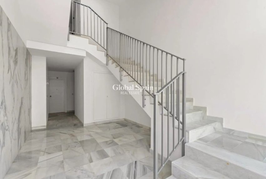 Revente - APPARTEMENT -
ORIHUELA COSTA - Costa Blanca