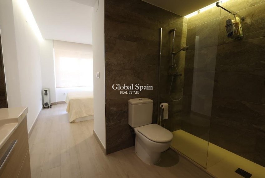 Revente - APPARTEMENT -
ORIHUELA COSTA - Costa Blanca