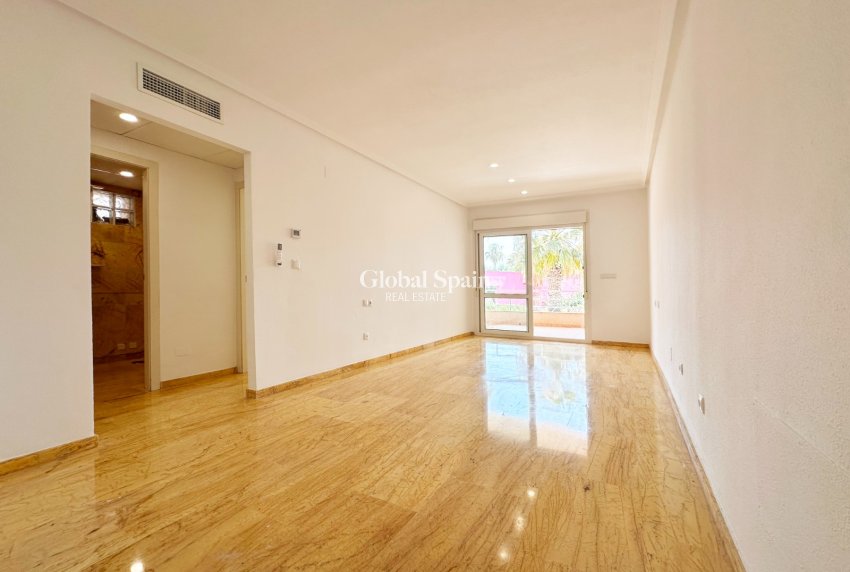 Revente - APPARTEMENT -
ORIHUELA COSTA - Costa Blanca