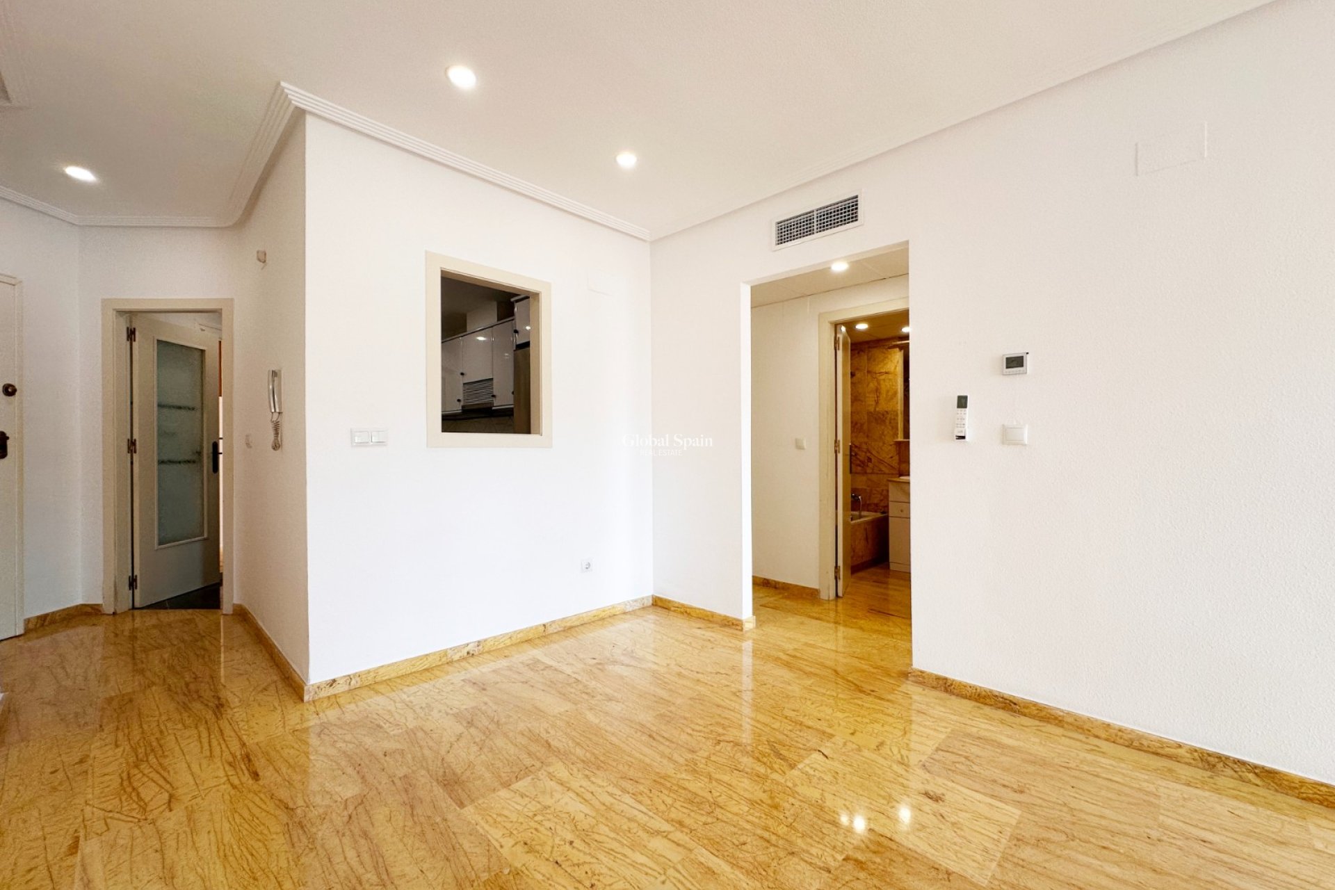 Revente - APPARTEMENT -
ORIHUELA COSTA - Costa Blanca