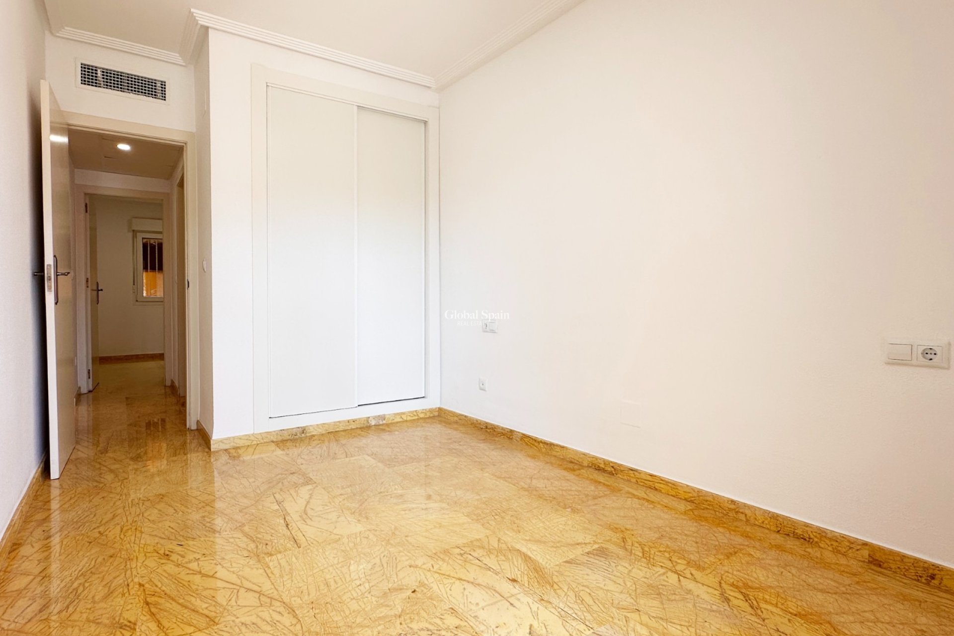 Revente - APPARTEMENT -
ORIHUELA COSTA - Costa Blanca