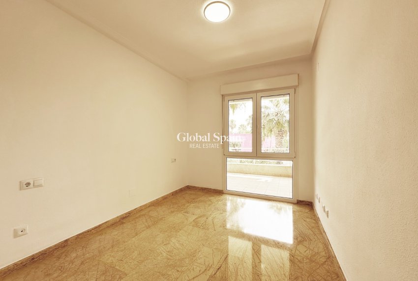 Revente - APPARTEMENT -
ORIHUELA COSTA - Costa Blanca