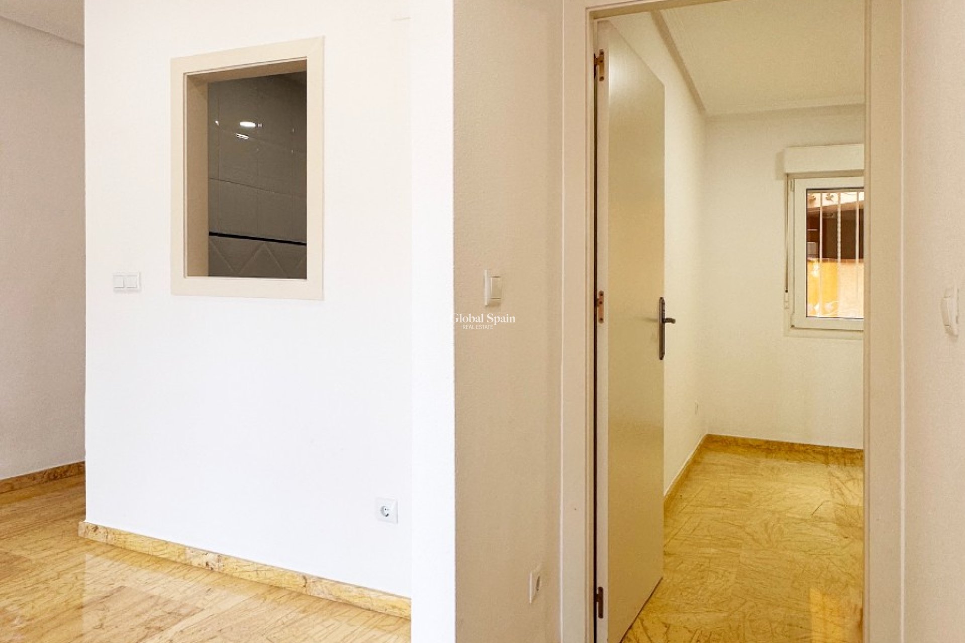 Revente - APPARTEMENT -
ORIHUELA COSTA - Costa Blanca