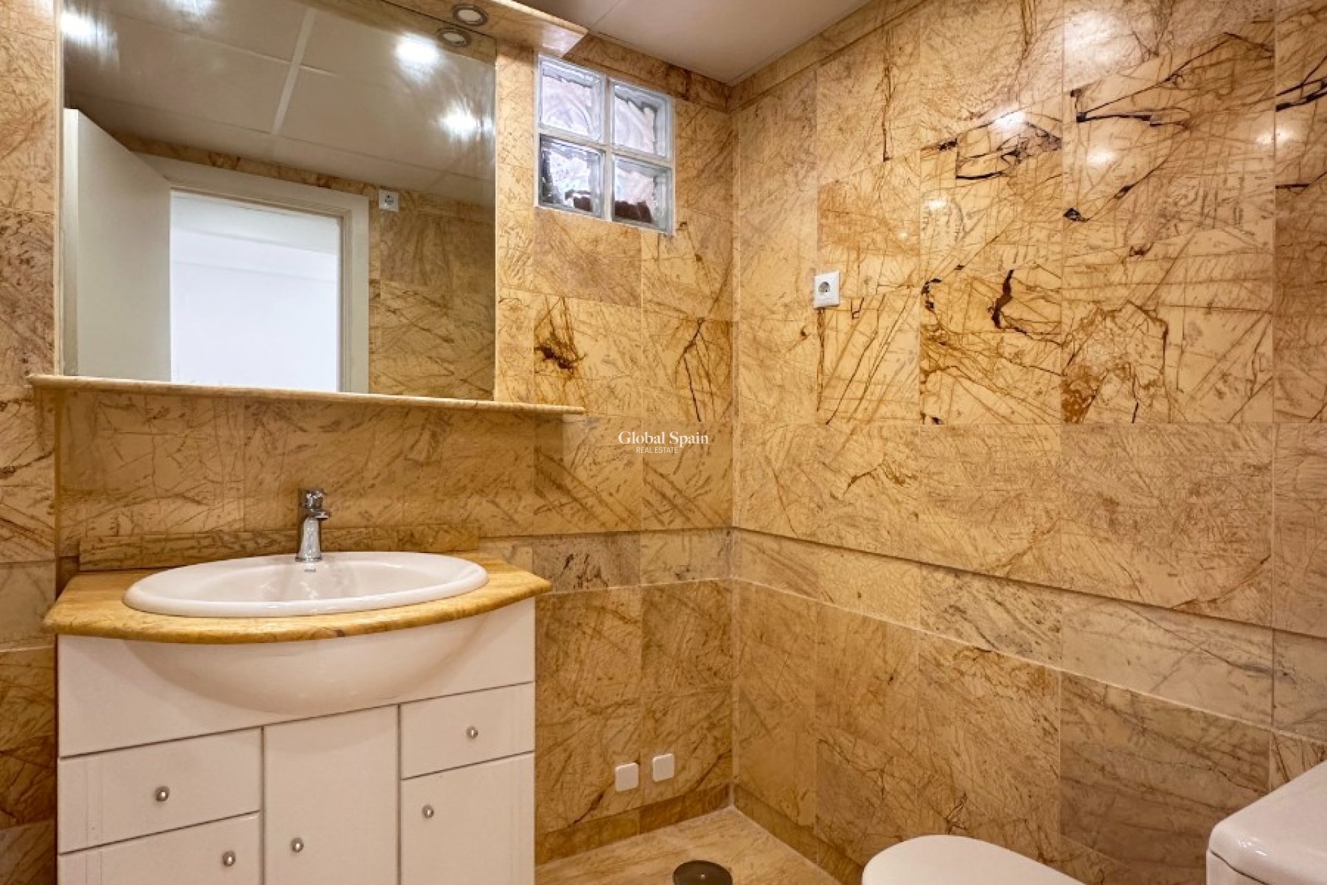 Revente - APPARTEMENT -
ORIHUELA COSTA - Costa Blanca
