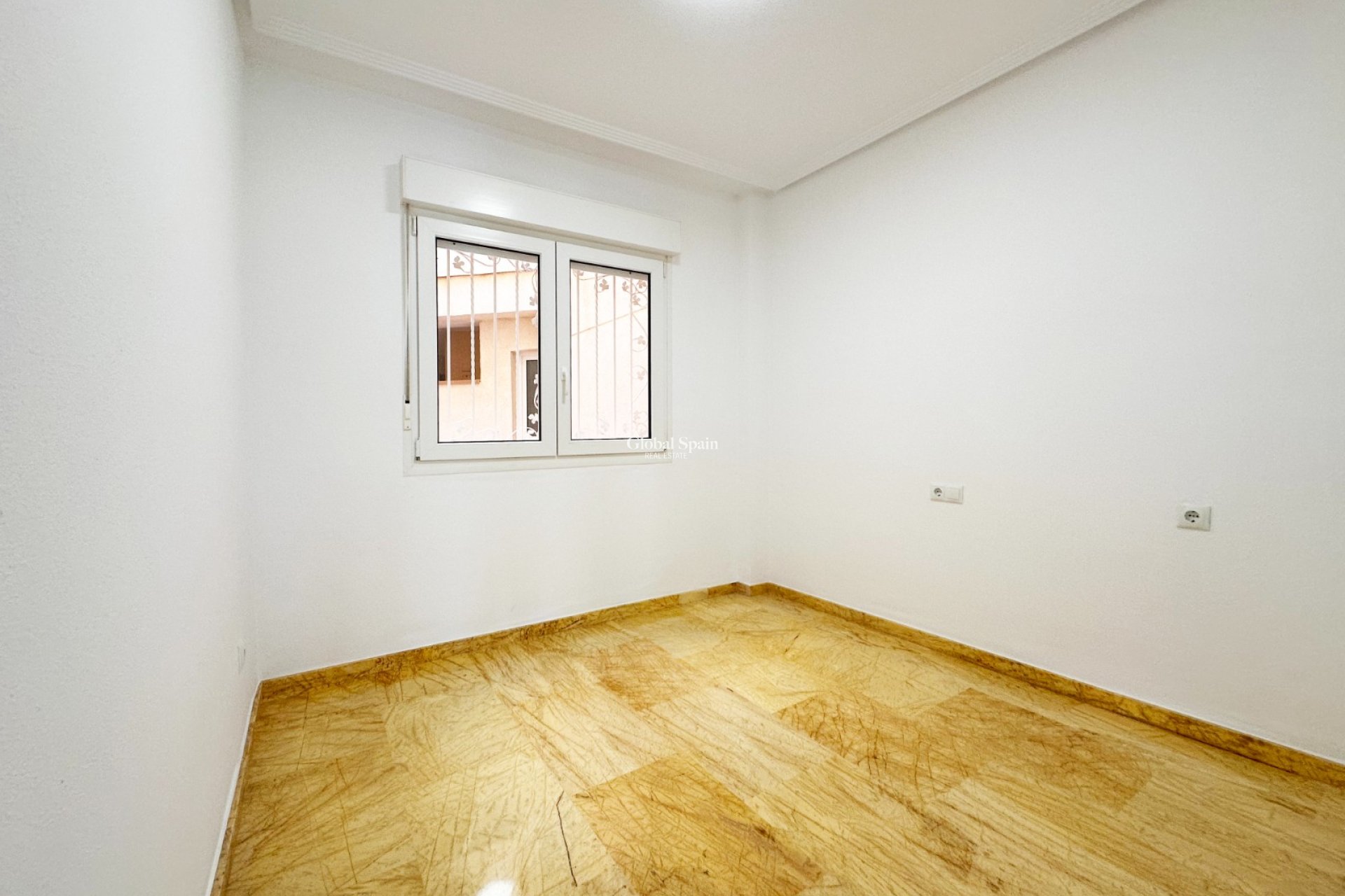 Revente - APPARTEMENT -
ORIHUELA COSTA - Costa Blanca