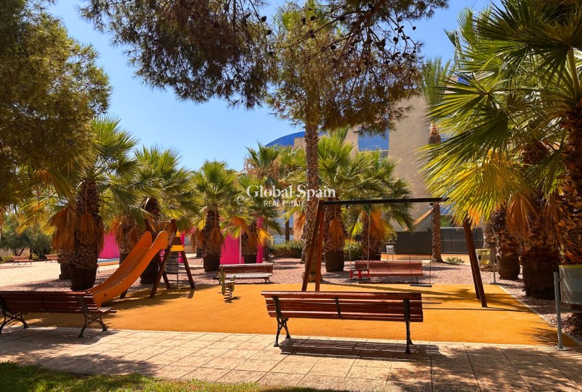 Revente - APPARTEMENT -
ORIHUELA COSTA - Costa Blanca