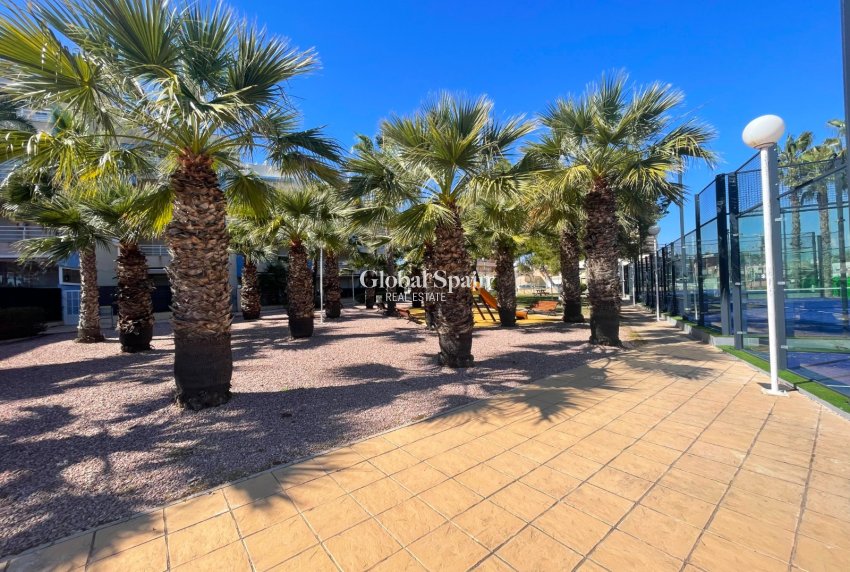 Revente - APPARTEMENT -
ORIHUELA COSTA - Costa Blanca