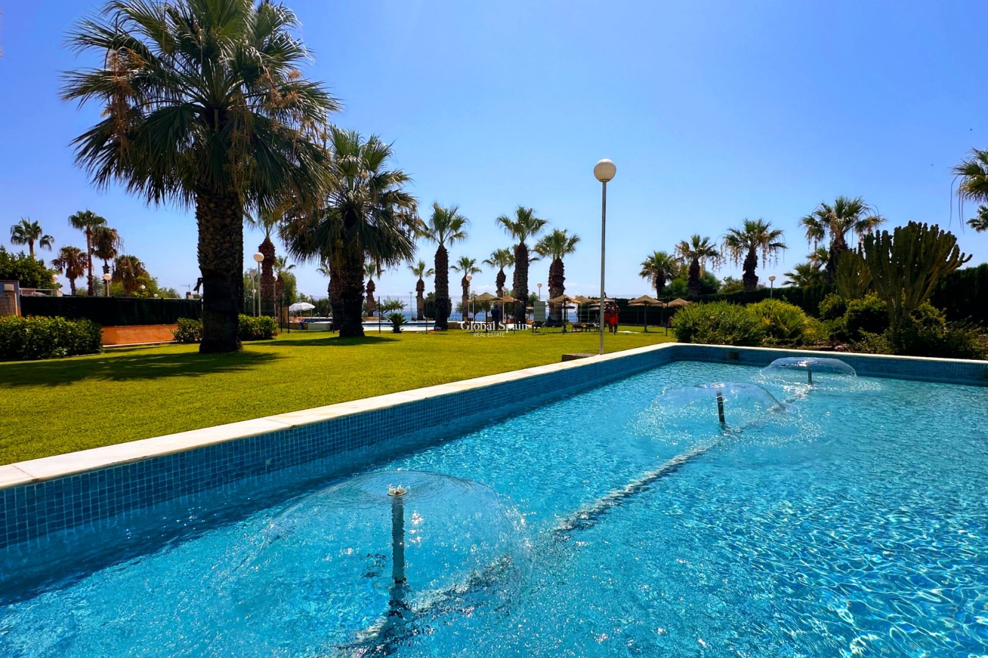 Revente - APPARTEMENT -
ORIHUELA COSTA - Costa Blanca