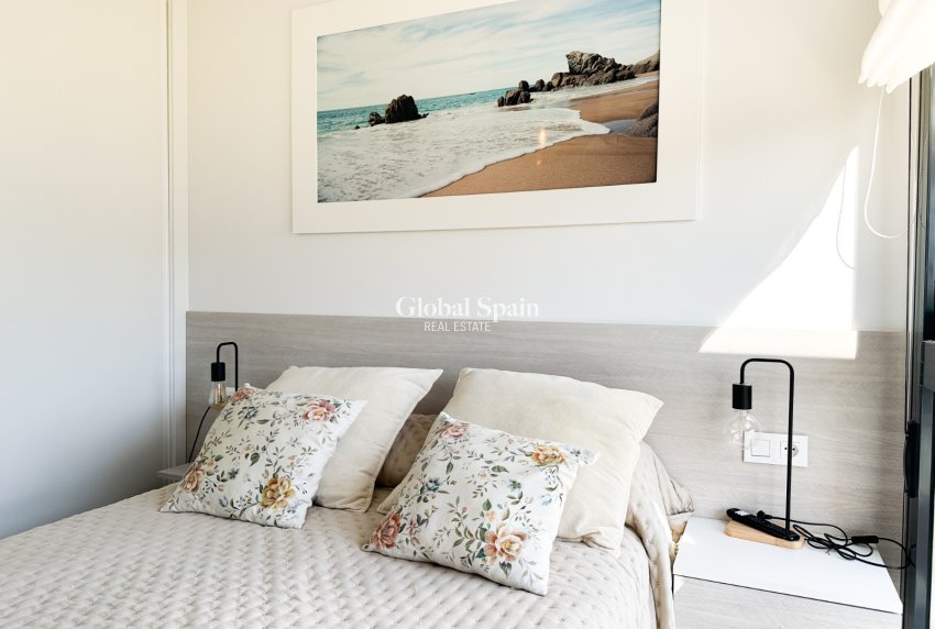 Revente - APPARTEMENT -
ORIHUELA COSTA - Costa Blanca