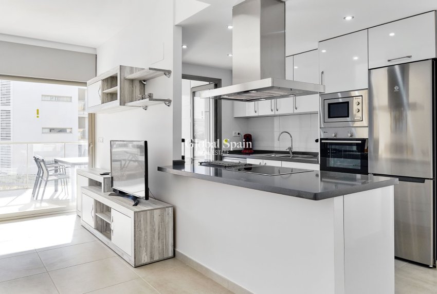 Revente - APPARTEMENT -
ORIHUELA COSTA - Costa Blanca