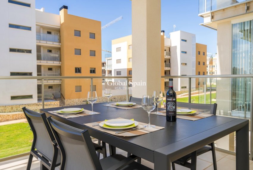 Revente - APPARTEMENT -
ORIHUELA COSTA - Costa Blanca