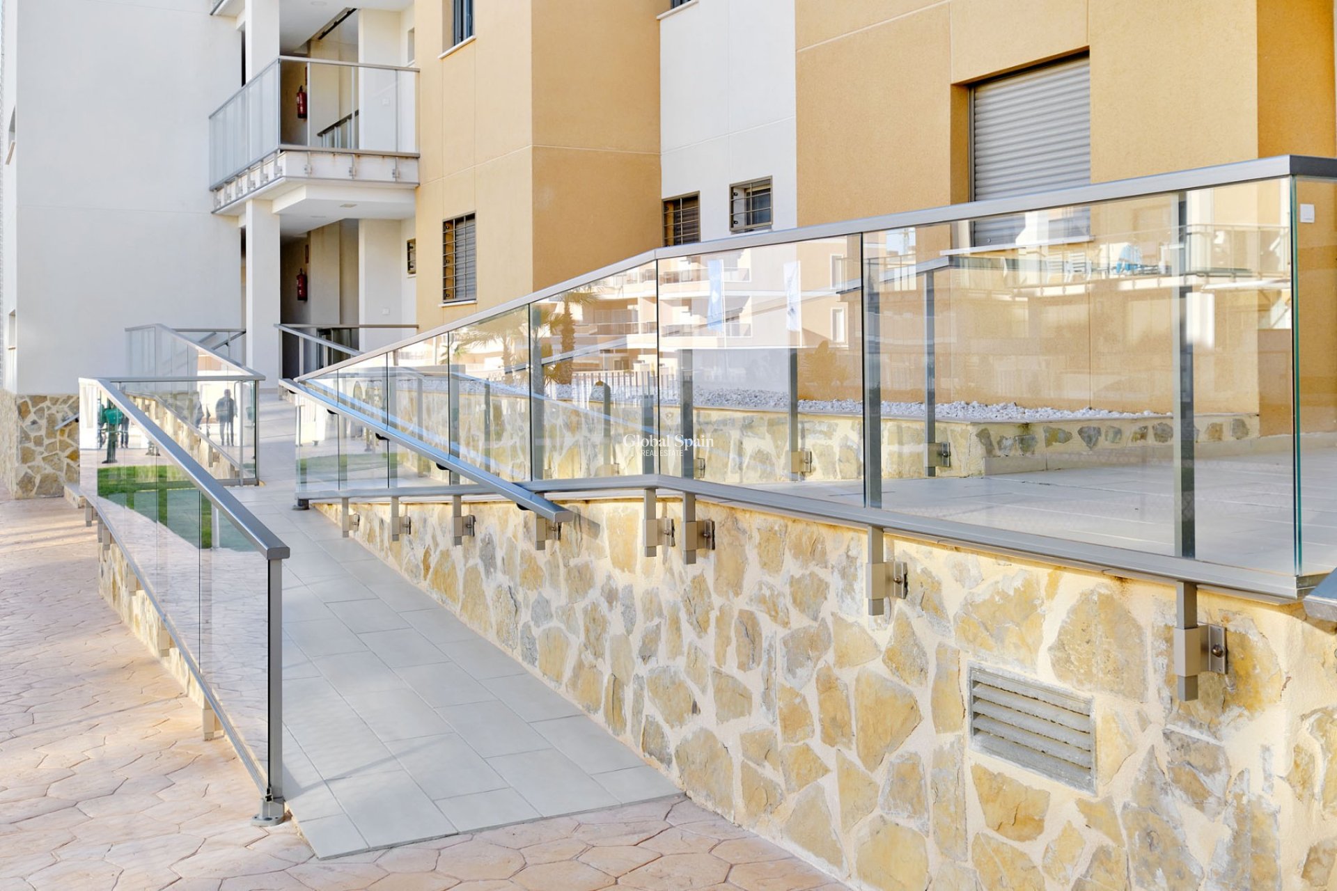 Revente - APPARTEMENT -
ORIHUELA COSTA - Costa Blanca