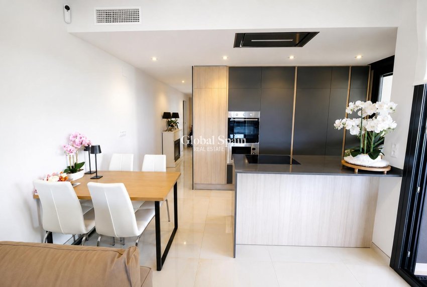 Revente - APPARTEMENT -
ORIHUELA COSTA - Costa Blanca