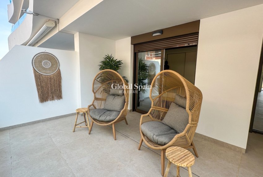 Revente - APPARTEMENT -
ORIHUELA COSTA - Costa Blanca