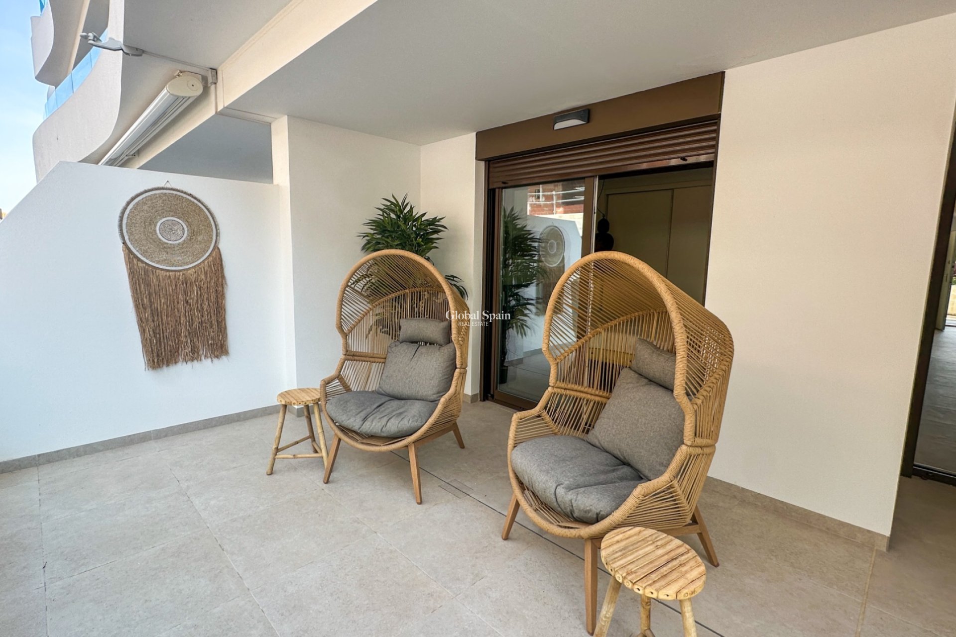 Revente - APPARTEMENT -
ORIHUELA COSTA - Costa Blanca