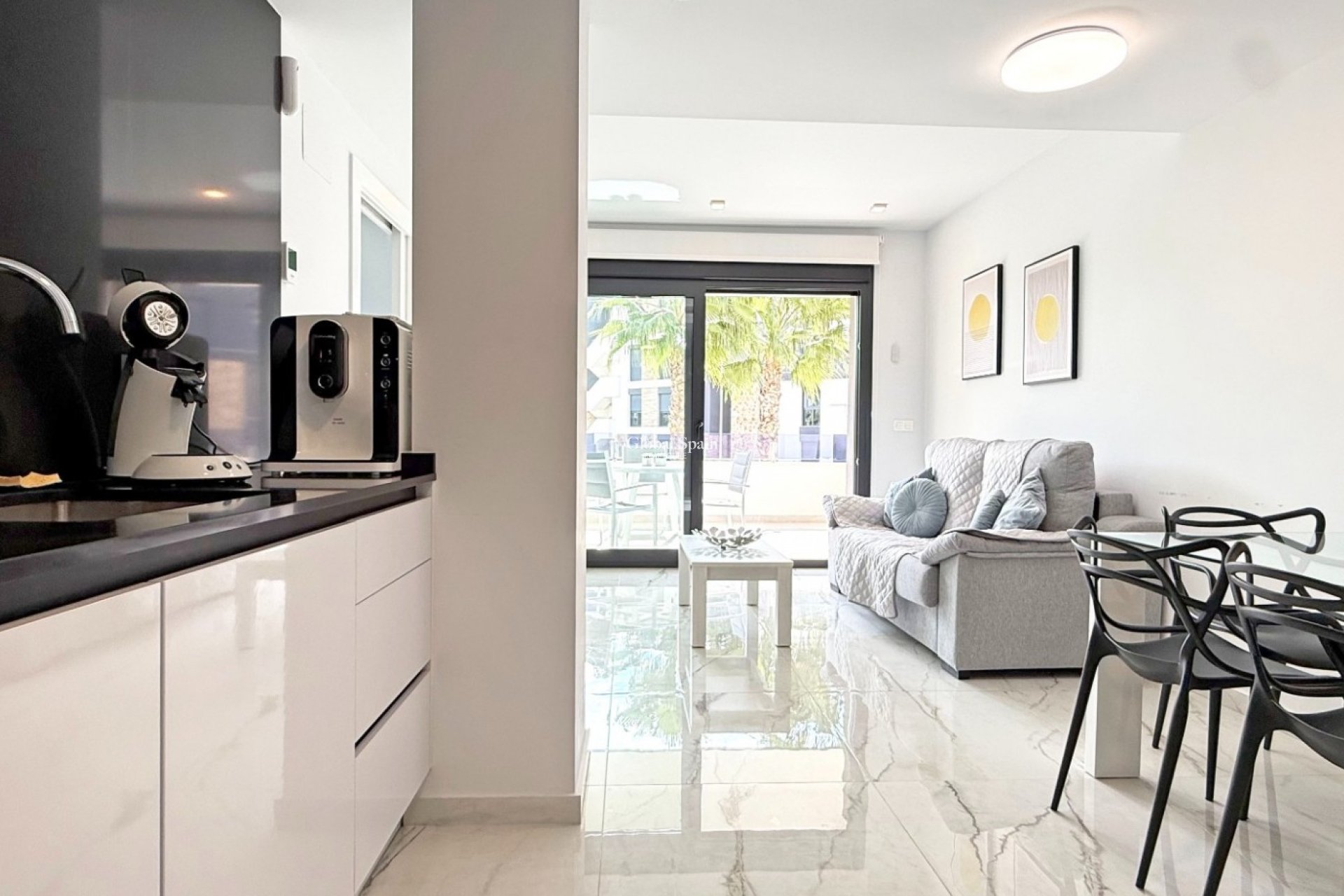 Revente - APPARTEMENT -
ORIHUELA COSTA - Costa Blanca
