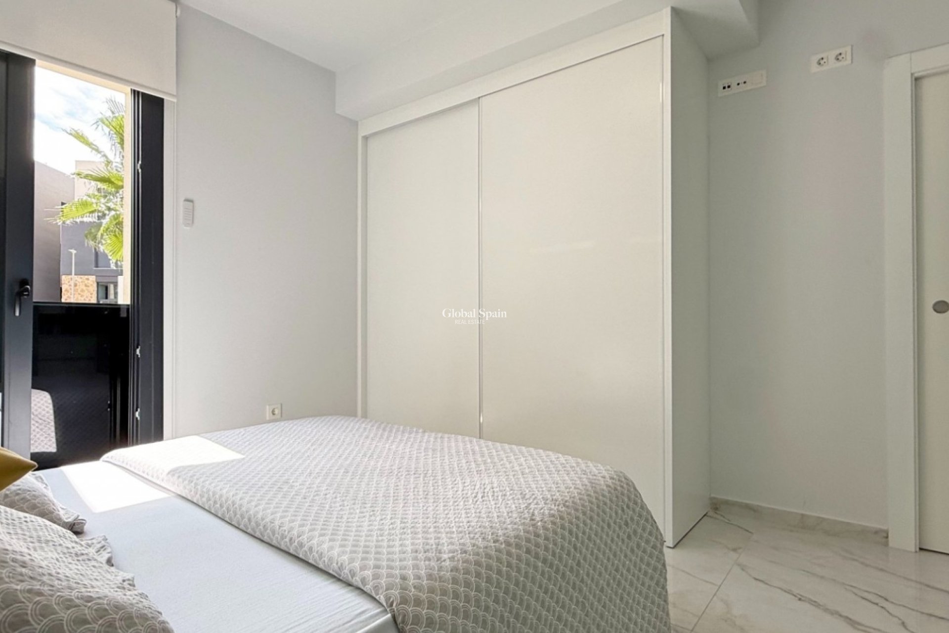 Revente - APPARTEMENT -
ORIHUELA COSTA - Costa Blanca