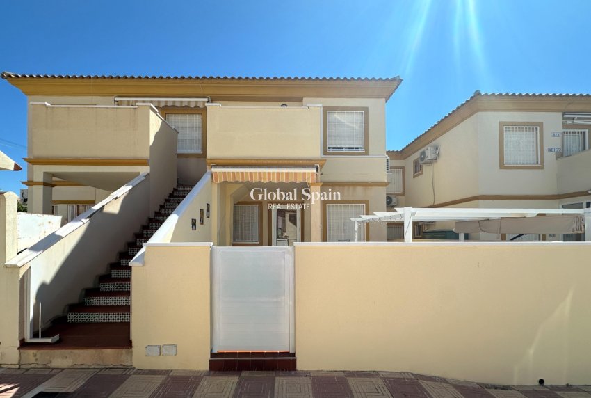 Revente - APPARTEMENT -
ORIHUELA COSTA - Costa Blanca