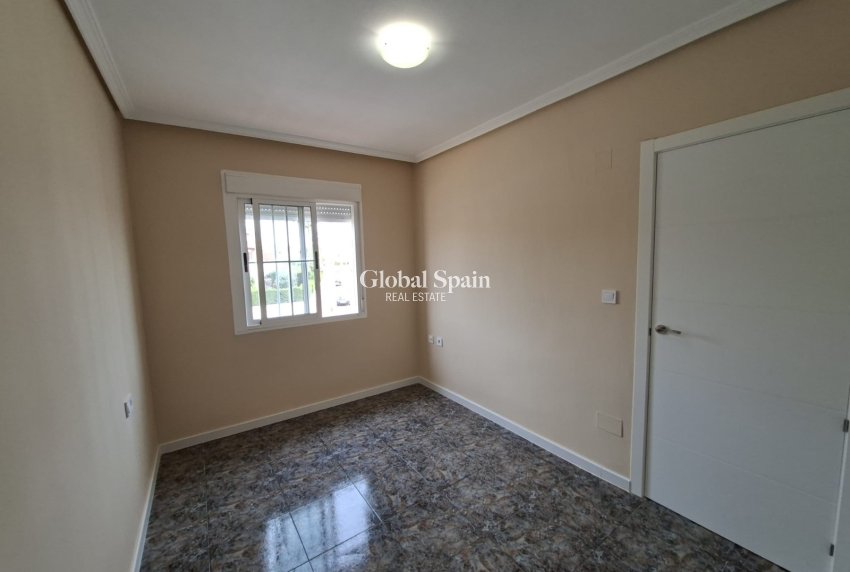 Revente - APPARTEMENT -
ORIHUELA COSTA - Costa Blanca