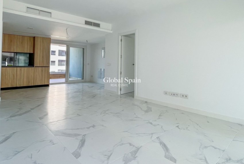 Revente - APPARTEMENT -
ORIHUELA COSTA - Costa Blanca